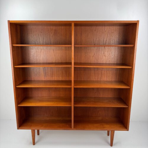 Teak Bookcase by Poul Hundevad – Danish Mid-Century Elegance