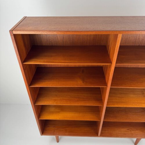 Teak Bookcase by Poul Hundevad – Danish Mid-Century Elegance
