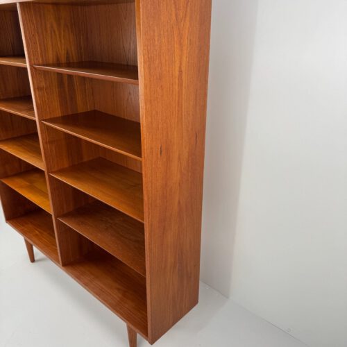 Teak Bookcase by Poul Hundevad – Danish Mid-Century Elegance