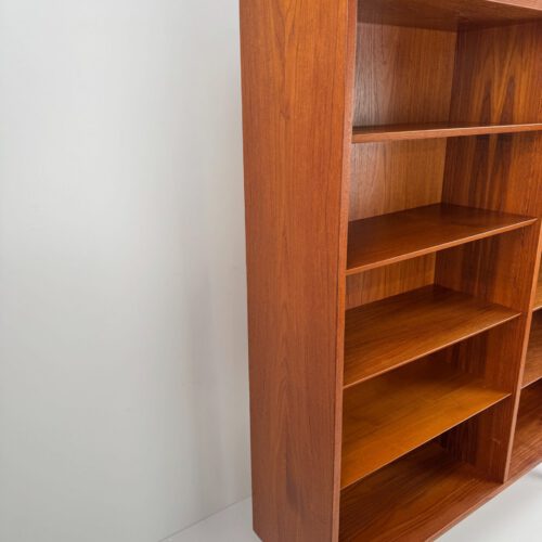 Teak Bookcase by Poul Hundevad – Danish Mid-Century Elegance