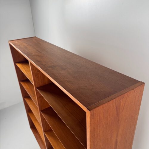 Teak Bookcase by Poul Hundevad – Danish Mid-Century Elegance