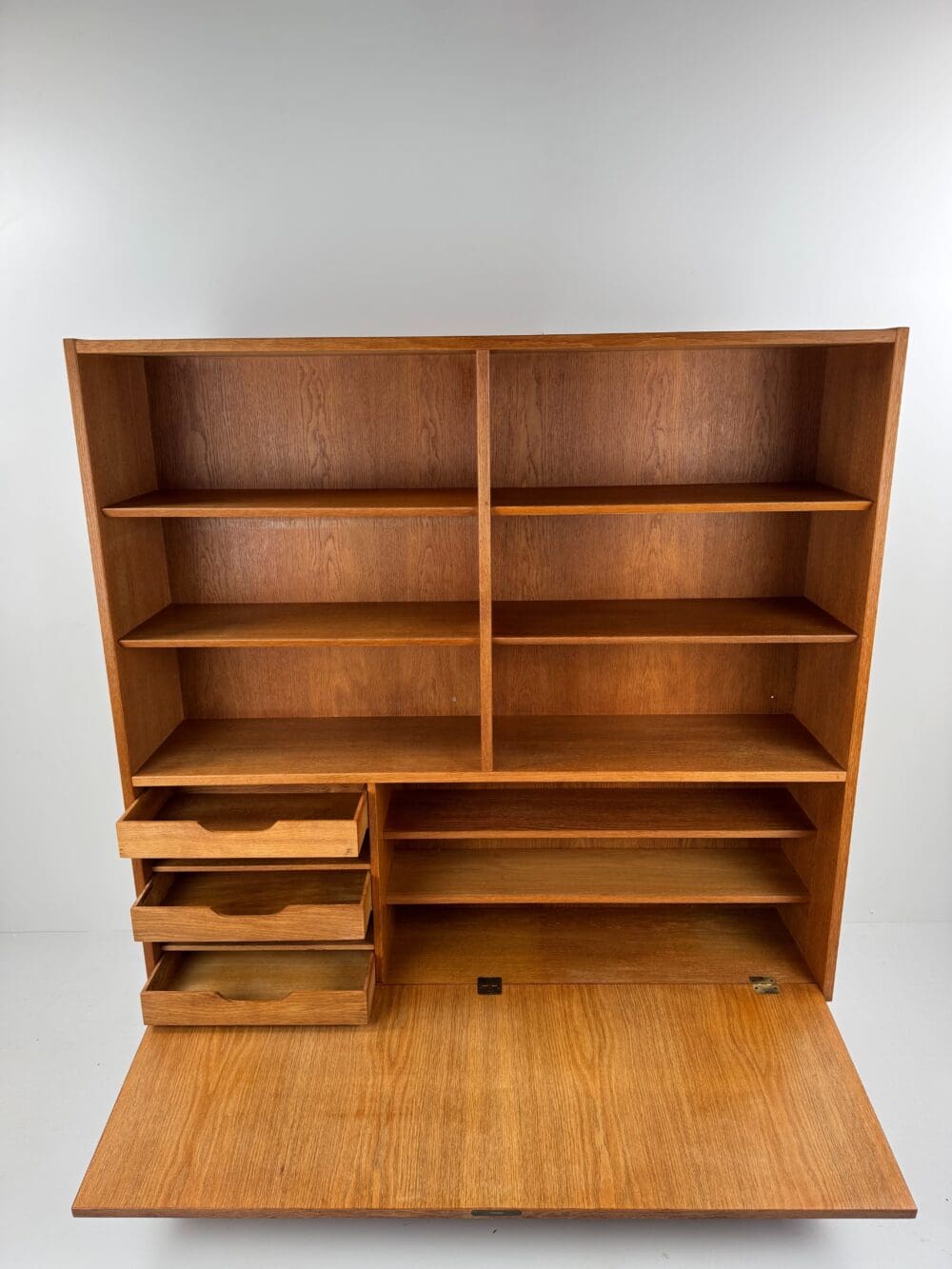 Oak Bookcase by Poul Hundevad – Danish Mid-Century Design