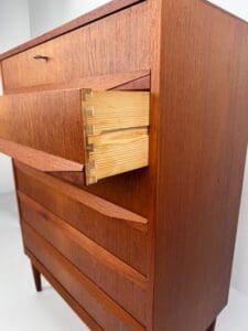 Finnish Mid-Century Chest of Drawers by Oy Wilhelm Schauman – Sculptural Teak Design