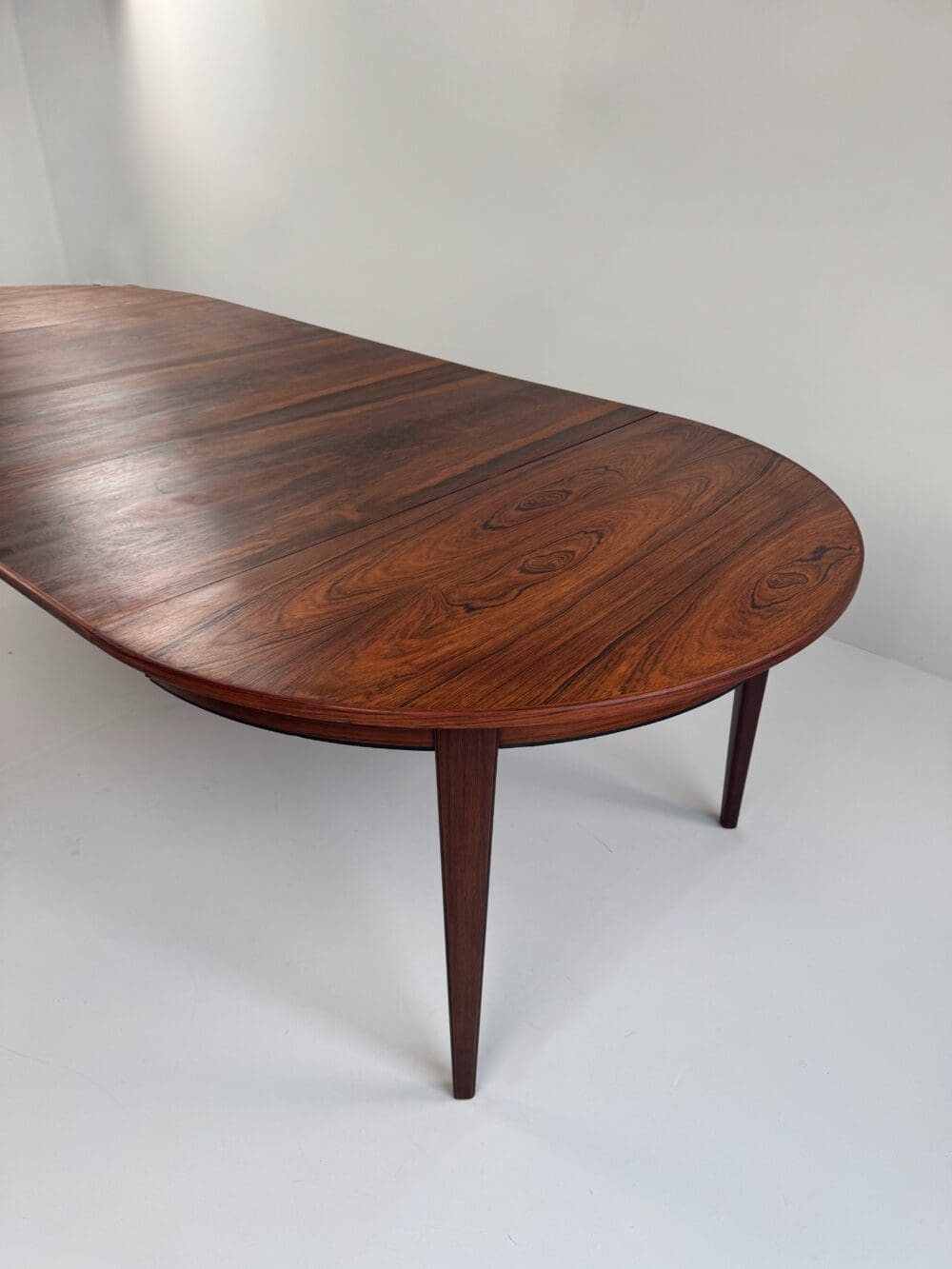 Omann Jun Model 55 Dining Table – Danish Rosewood Elegance