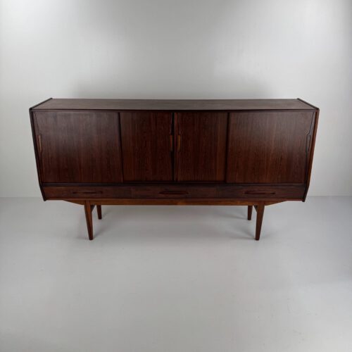 Ærthøj Jensen & Mølholm Rosewood Sideboard – Danish Craftsmanship with Hidden Bar