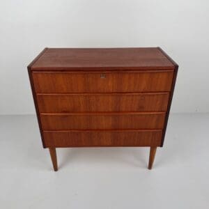 Danish Teak Chest of Drawers – Compact Mid-Century Elegance