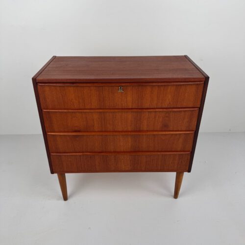 Danish Teak Chest of Drawers – Compact Mid-Century Elegance