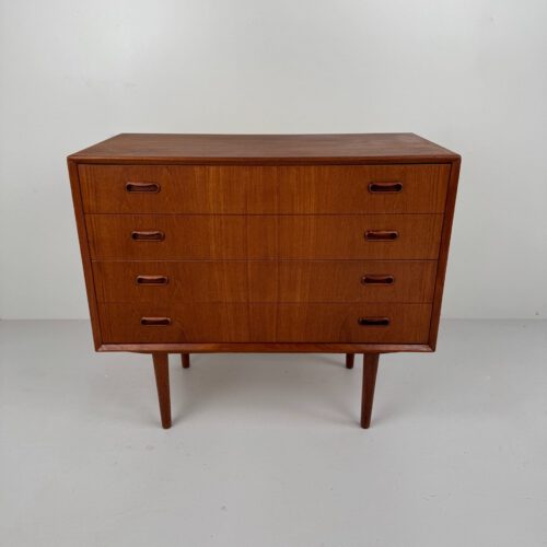 Danish Teak Chest of Drawers – Sleek Mid-Century Craftsmanship