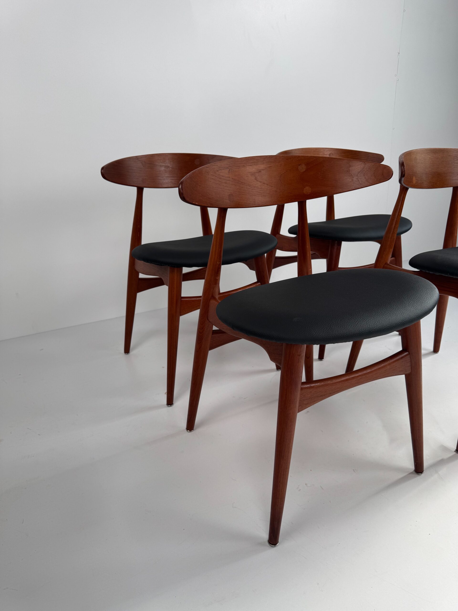 Set of 4 CH33 Dining Chairs, Hans J. Wegner, Denmark, 1950s