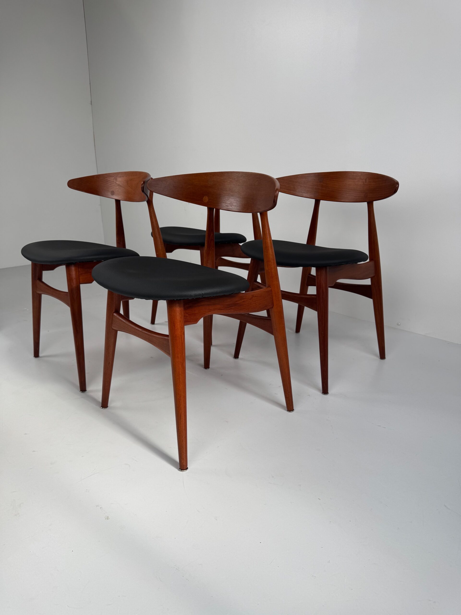 Set of 4 CH33 Dining Chairs, Hans J. Wegner, Denmark, 1950s
