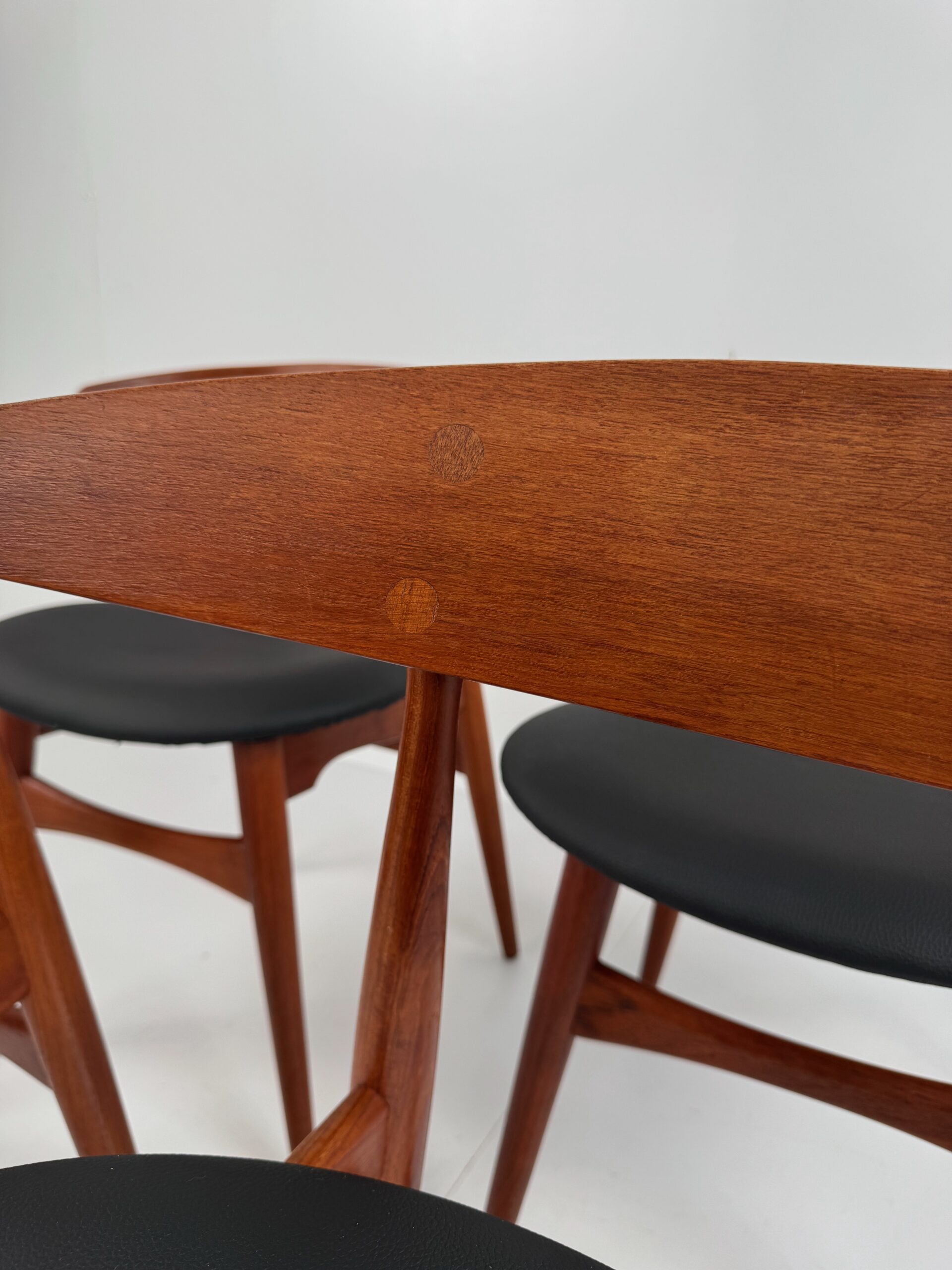 Set of 4 CH33 Dining Chairs, Hans J. Wegner, Denmark, 1950s
