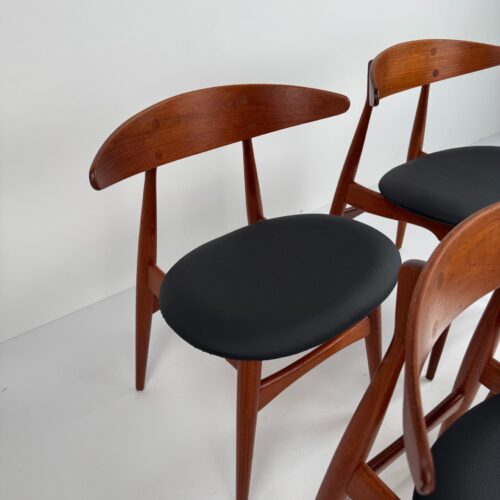 Set of 4 CH33 Dining Chairs, Hans J. Wegner, Denmark, 1950s