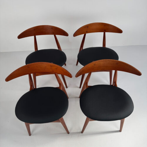 Set of 4 CH33 Dining Chairs, Hans J. Wegner, Denmark, 1950s