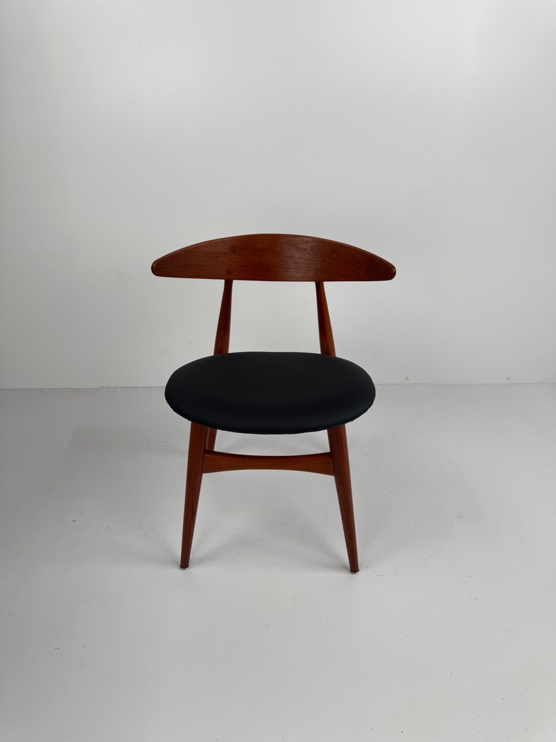 Set of 4 CH33 Dining Chairs, Hans J. Wegner, Denmark, 1950s