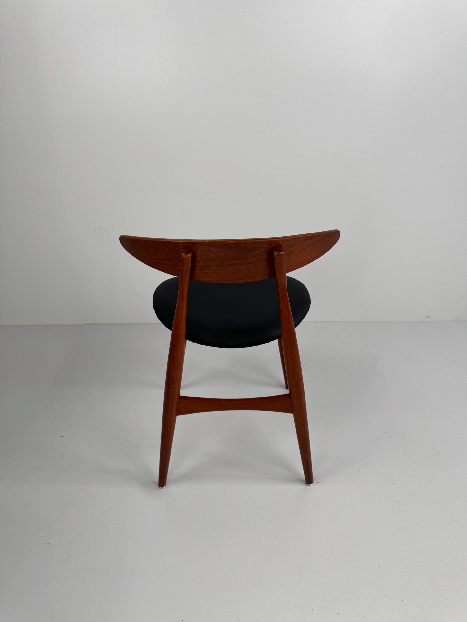 Set of 4 CH33 Dining Chairs, Hans J. Wegner, Denmark, 1950s