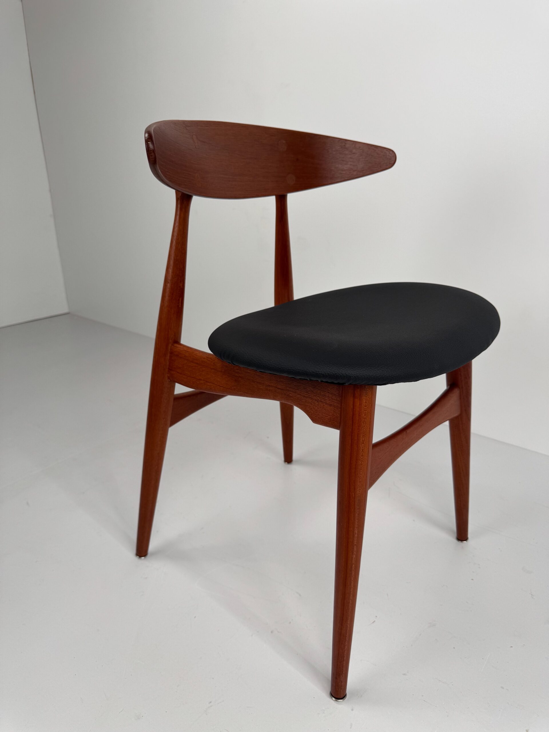 Set of 4 CH33 Dining Chairs, Hans J. Wegner, Denmark, 1950s