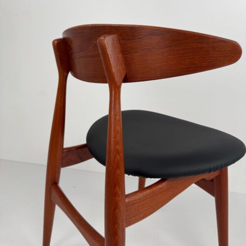 Set of 4 CH33 Dining Chairs, Hans J. Wegner, Denmark, 1950s