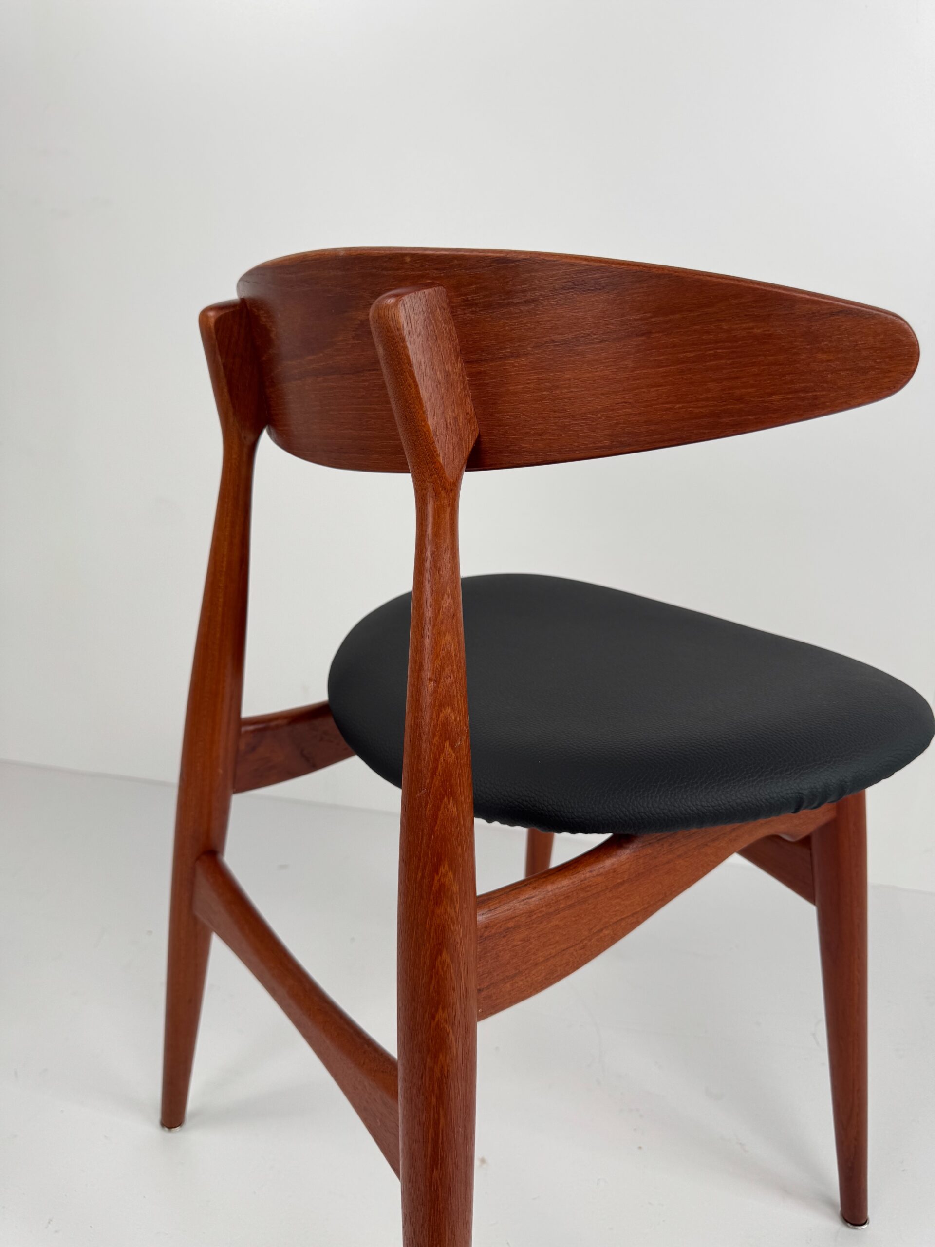Set of 4 CH33 Dining Chairs, Hans J. Wegner, Denmark, 1950s