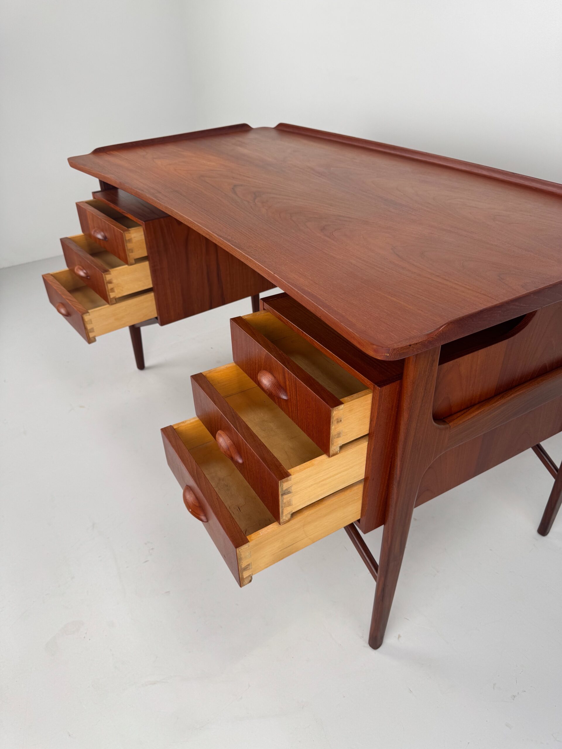 Boomerang Executive Desk, Svend Aage Madsen for H.P. Hansen, Denmark, 1960s
