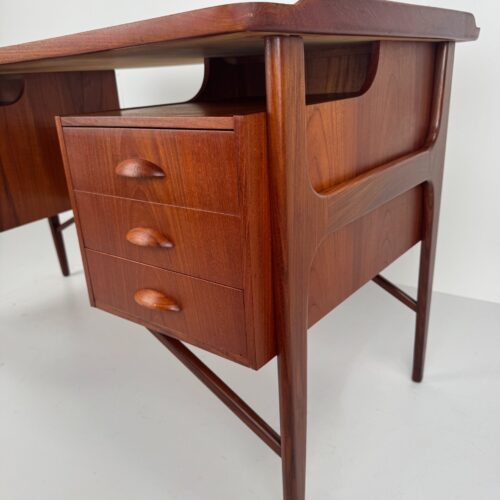 Boomerang Executive Desk, Svend Aage Madsen for H.P. Hansen, Denmark, 1960s
