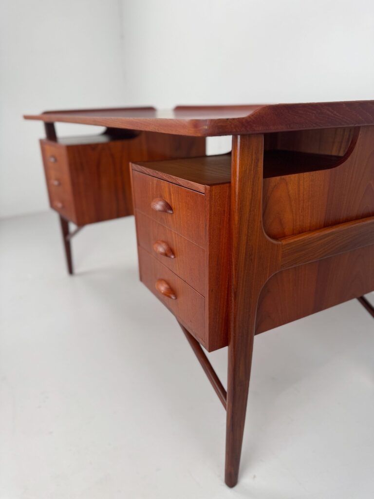Boomerang Executive Desk, Svend Aage Madsen for H.P. Hansen, Denmark, 1960s