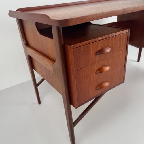 Boomerang Executive Desk, Svend Aage Madsen for H.P. Hansen, Denmark, 1960s