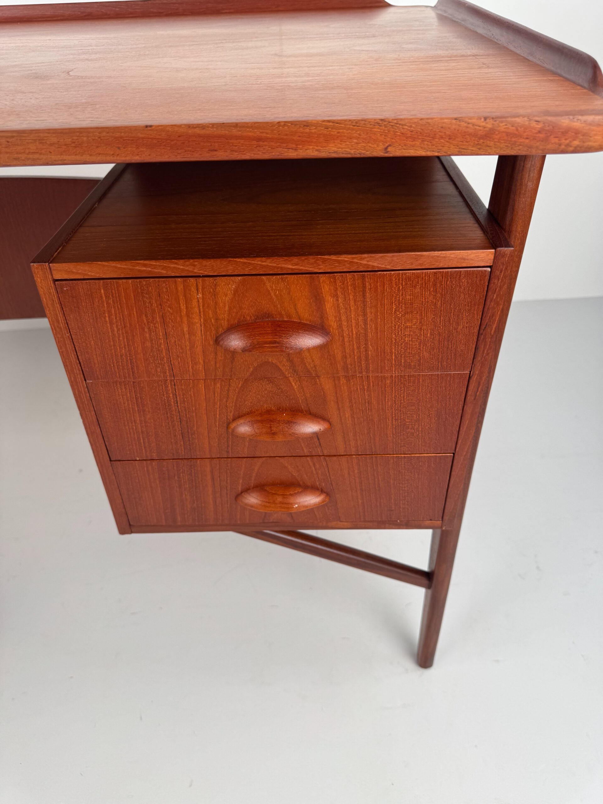 Boomerang Executive Desk, Svend Aage Madsen for H.P. Hansen, Denmark, 1960s