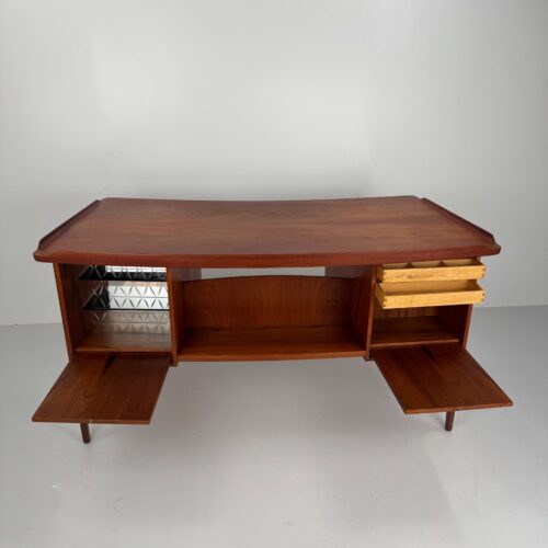 Boomerang Executive Desk, Svend Aage Madsen for H.P. Hansen, Denmark, 1960s