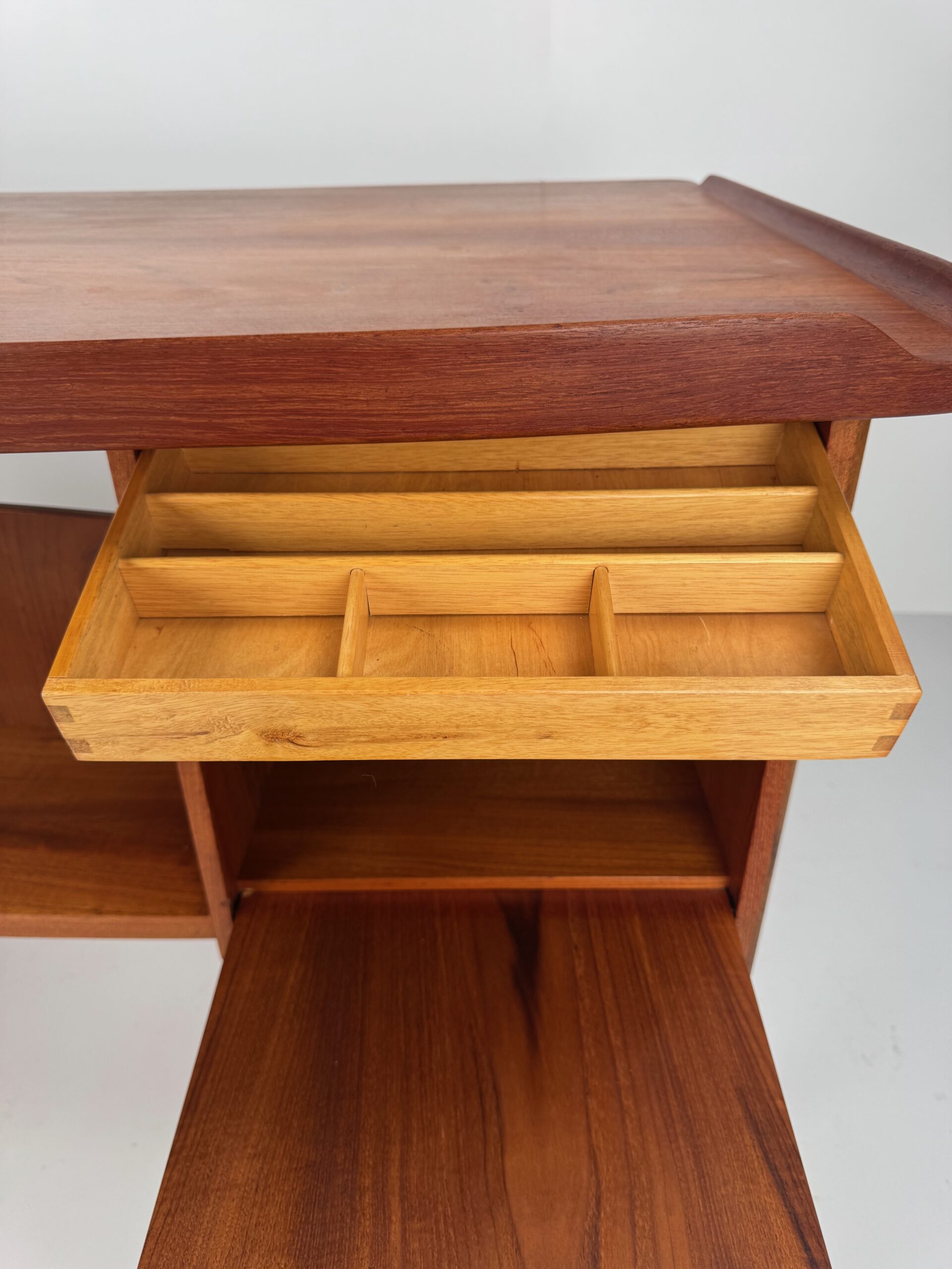 Boomerang Executive Desk, Svend Aage Madsen for H.P. Hansen, Denmark, 1960s