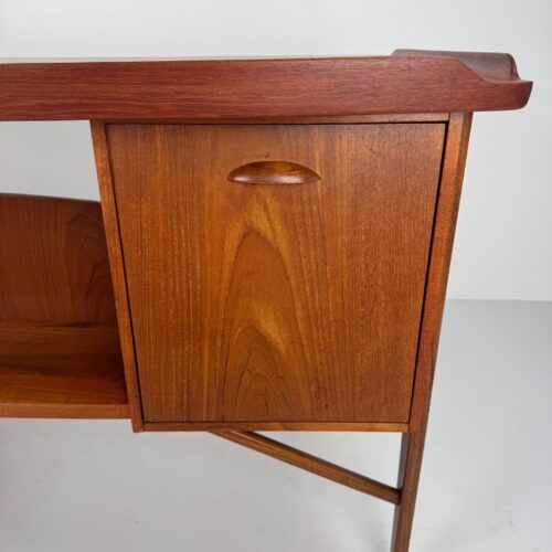 Boomerang Executive Desk, Svend Aage Madsen for H.P. Hansen, Denmark, 1960s