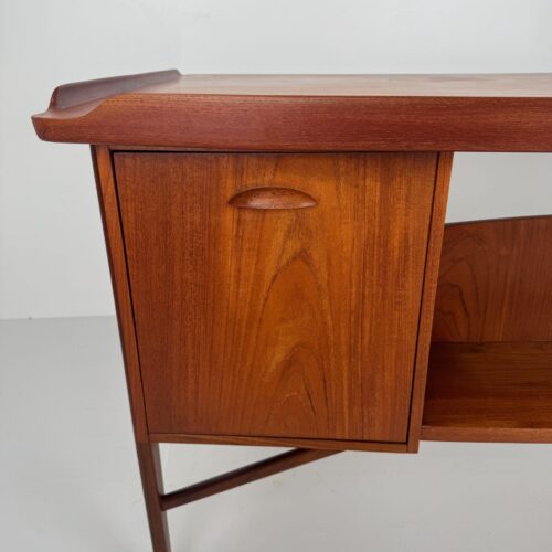 Boomerang Executive Desk, Svend Aage Madsen for H.P. Hansen, Denmark, 1960s