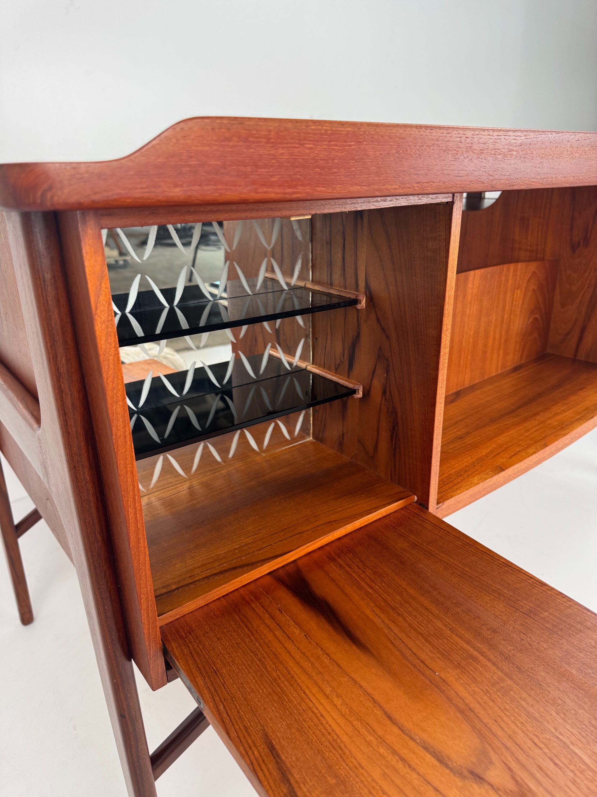 Boomerang Executive Desk, Svend Aage Madsen for H.P. Hansen, Denmark, 1960s